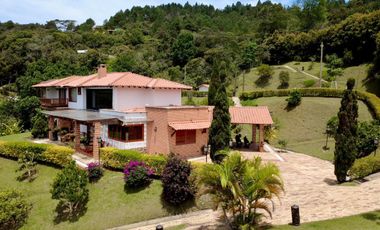 Casa Campestre En Arriendo, Sector Norteamerica - Bello