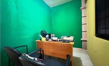 SE VENDE CASA EN VERSALLES, MODELO TOLEDO
