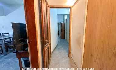 Casa 4 ambientes 210 m² en venta con cochera en Temperley