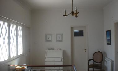 VENTA - CASA EN HIPOLITO YRIGOYEN 360
