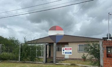 VENTA CASA - 2 HAB – B° LOS PERALES ADIUNJU