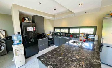 VENTA CASA  LOS ALISOS