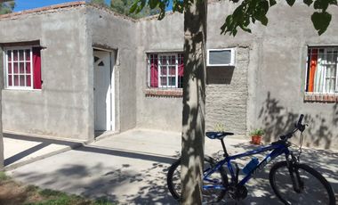 CASA DE 2 HABITACIONES. ZONA URBANA. ZONDA