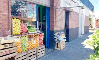 2 DEPTOS DE 2 AMBIENTES + 2 LOCALES VENTA BANFIELD