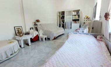 2 DEPTOS DE 2 AMBIENTES + 2 LOCALES VENTA BANFIELD