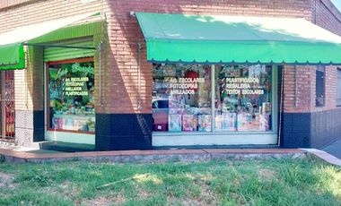 2 DEPTOS DE 2 AMBIENTES + 2 LOCALES VENTA BANFIELD
