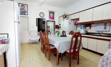 2 DEPTOS DE 2 AMBIENTES + 2 LOCALES VENTA BANFIELD