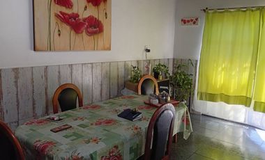 VENTA CASA 3 AMB CON QUINCHO Y PILETA CLAYPOLE
