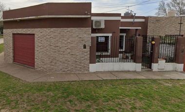 VENTA CASA 3 AMB CON QUINCHO Y PILETA CLAYPOLE
