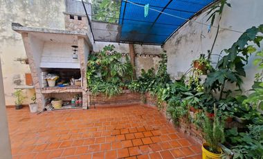Casa con depto en PA, 2 Dorm c/u, cochera, patio