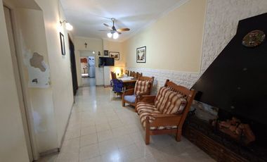 Casa con depto en PA, 2 Dorm c/u, cochera, patio