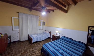 Casa con depto en PA, 2 Dorm c/u, cochera, patio