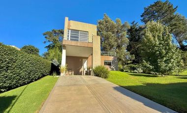 VENTA CASA 3 AMB CON PARQUE SIERRA DE LOS PADRES