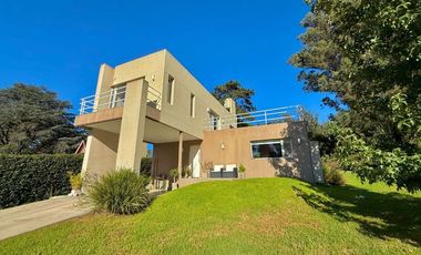 VENTA CASA 3 AMB CON PARQUE SIERRA DE LOS PADRES