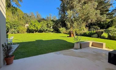 VENTA CASA 3 AMB CON PARQUE SIERRA DE LOS PADRES