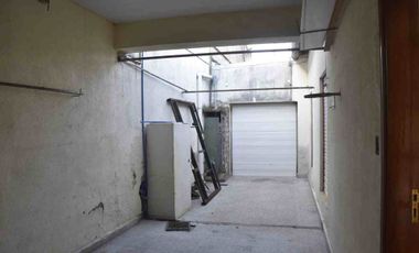 VENTA CASA 4 AMB C/GARAGE CENTRO BALCARCE A.CREDIT