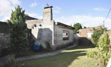 VENTA CASA 4 AMB C/GARAGE CENTRO BALCARCE A.CREDIT