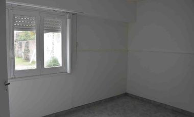 VENTA CASA 4 AMB C/GARAGE CENTRO BALCARCE A.CREDIT