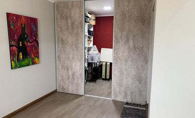 ALQUILER / CASA/ TODOS LOS SERVICIOS Y PILETA