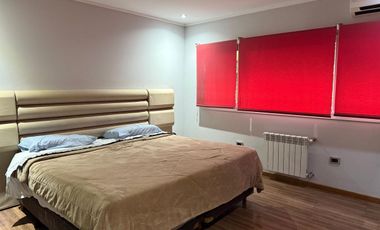 ALQUILER / CASA/ TODOS LOS SERVICIOS Y PILETA