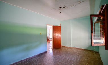 CASA EN VENTA,A REFACCIONAR,LA PLATA