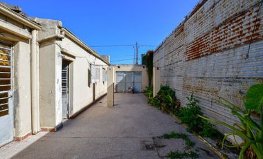 CASA EN VENTA,A REFACCIONAR,LA PLATA