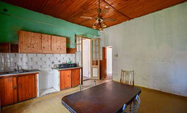 CASA EN VENTA,A REFACCIONAR,LA PLATA
