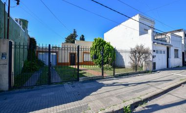 CASA EN VENTA,A REFACCIONAR,LA PLATA