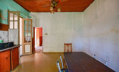 CASA EN VENTA,A REFACCIONAR,LA PLATA