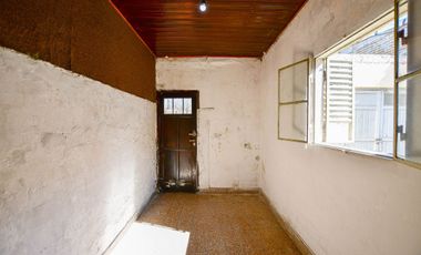 CASA EN VENTA,A REFACCIONAR,LA PLATA