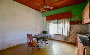 CASA EN VENTA,A REFACCIONAR,LA PLATA