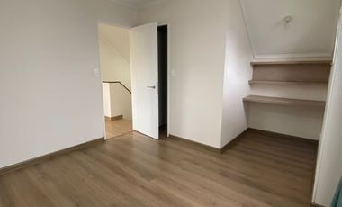 AMPLIA CASA EN CONDOMINIO SAN SEBASTIÁN 3 - COMO NUEVA