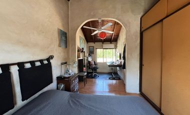 VENTA CASA 3 AMB. - JARDIN Y COCHERA - BELLA VISTA