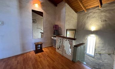 VENTA CASA 3 AMB. - JARDIN Y COCHERA - BELLA VISTA