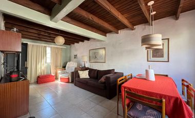 VENTA CASA 3 AMB. - JARDIN Y COCHERA - BELLA VISTA