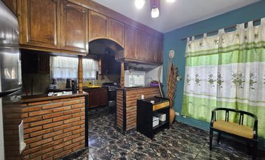 VENTA CASA 4 AMB - MORON- APTO CREDITO