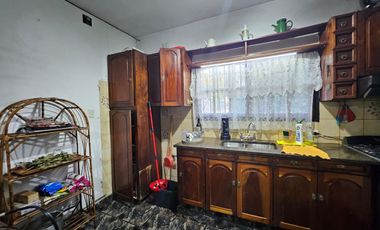 VENTA CASA 4 AMB - MORON- APTO CREDITO