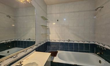 VENTA CASA 4 AMB - MORON- APTO CREDITO
