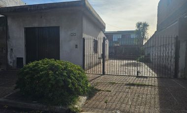 VENTA CASA 4 AMB - MORON- APTO CREDITO
