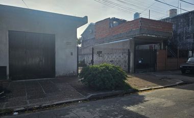 VENTA CASA 4 AMB - MORON- APTO CREDITO