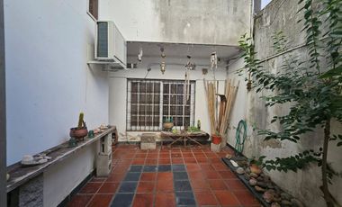 VENTA CASA 4 AMB - MORON- APTO CREDITO