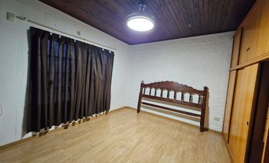 VENTA CASA 4 AMB - MORON- APTO CREDITO