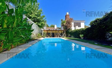 CASA 5 AMBIENTES-BELLA VISTA-APTO CRÉDITO-PISCINA