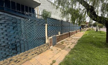 VENTA CASA 4 AMB Y DEPTO 2 AMB BELLA VISTA CENTRO