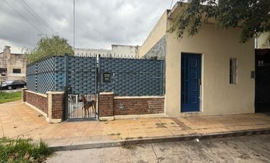 VENTA CASA 4 AMB Y DEPTO 2 AMB BELLA VISTA CENTRO