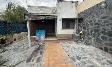 VENTA CASA 4 AMB Y DEPTO 2 AMB BELLA VISTA CENTRO