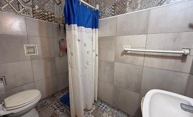 VENTA CASA 4 AMB Y DEPTO 2 AMB BELLA VISTA CENTRO
