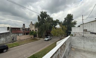 VENTA CASA 4 AMB Y DEPTO 2 AMB BELLA VISTA CENTRO