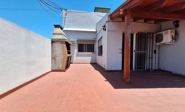 VENTA PH DE 3 AMB CON TERRAZA. LANÚS. APTO CREDITO
