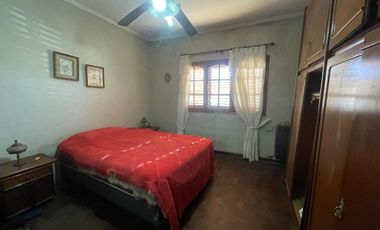 CASA EN VENTA EN BRAGADO CON PATIO